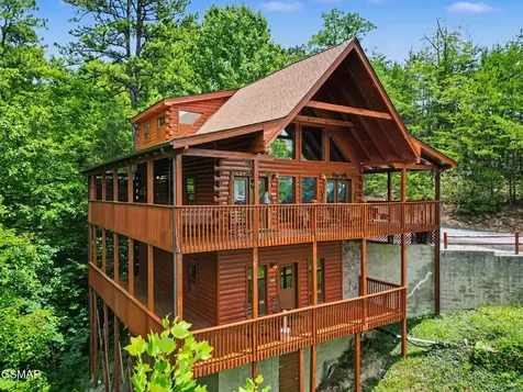 1944 E Mountain Way Sevierville TN 37876