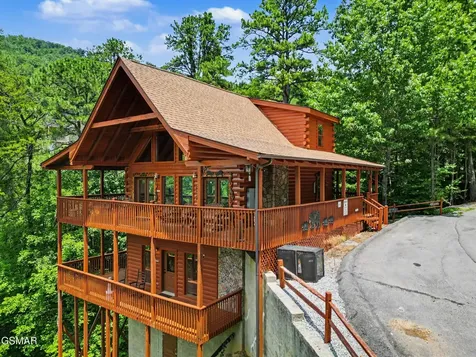 1944 E Mountain Way Sevierville TN 37876