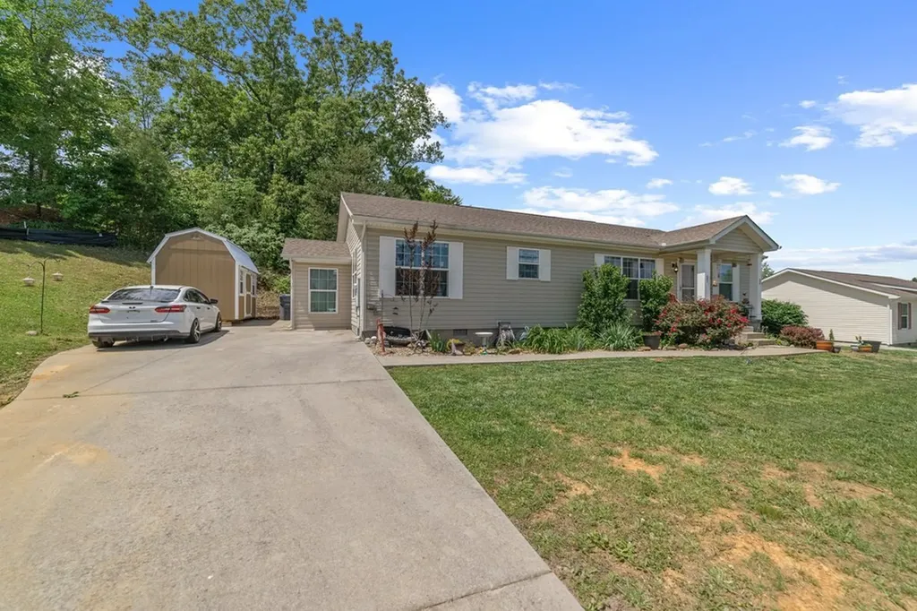 1186 Case View Road Dandridge TN 37725