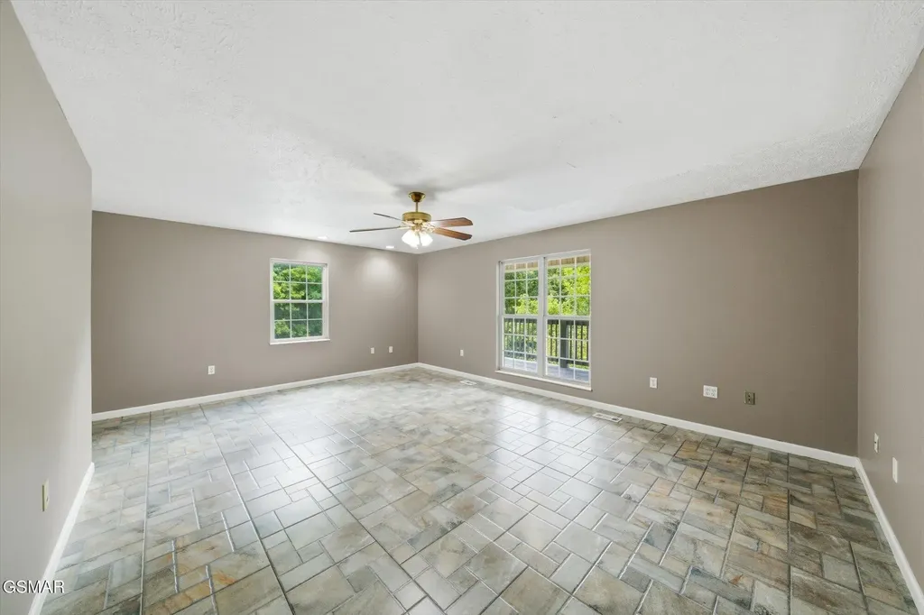 1134 Deer Trail Way Seymour TN 37865