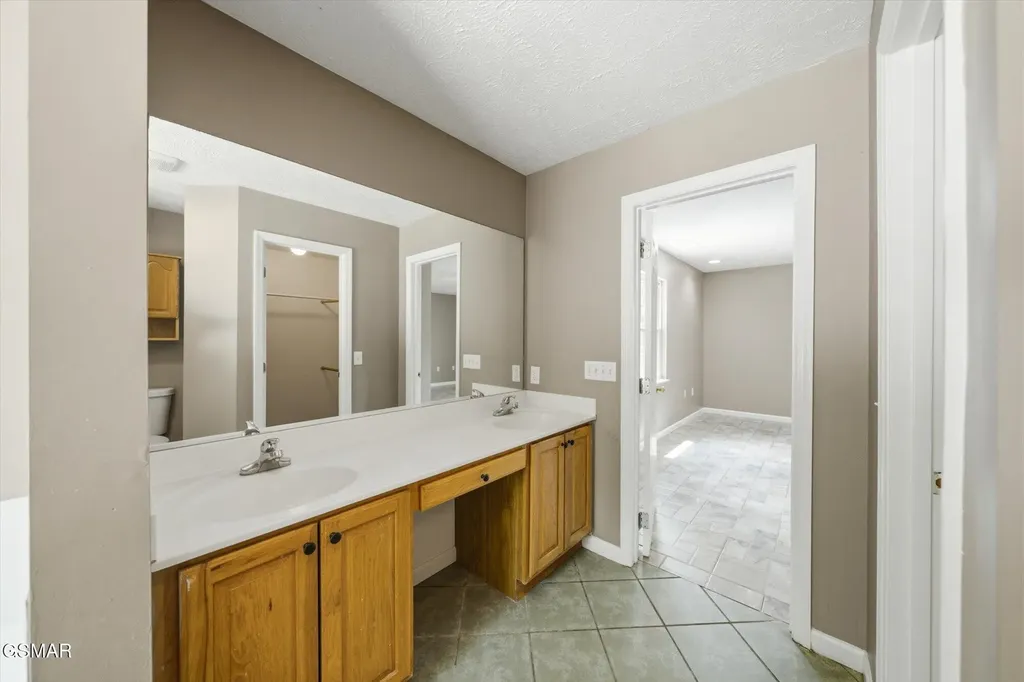 1134 Deer Trail Way Seymour TN 37865