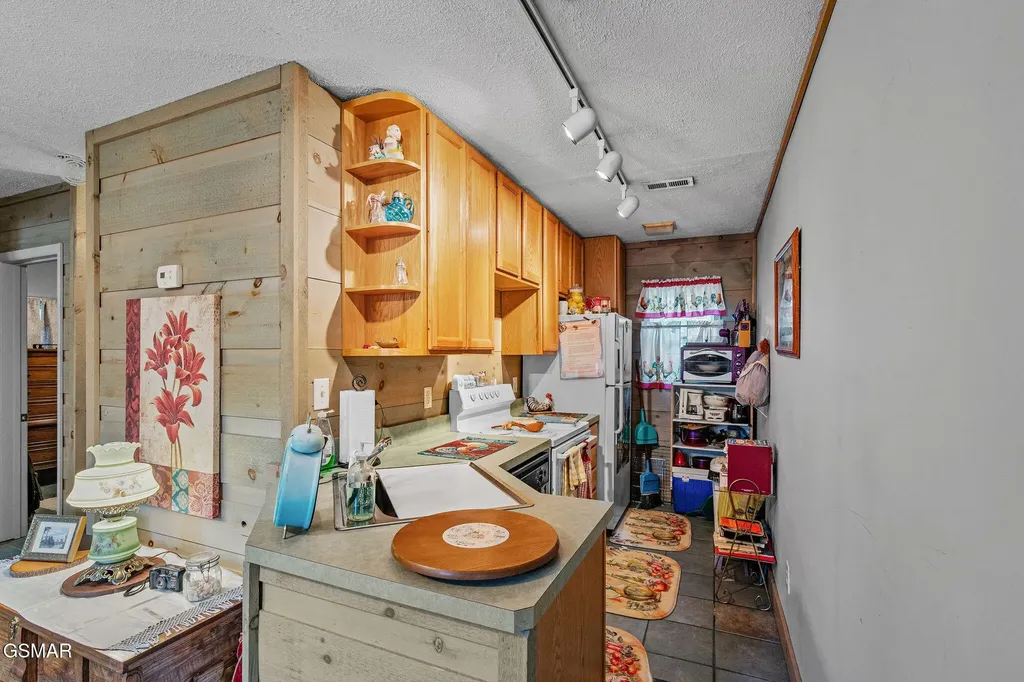2452 Skyview Way Dandridge TN 37725