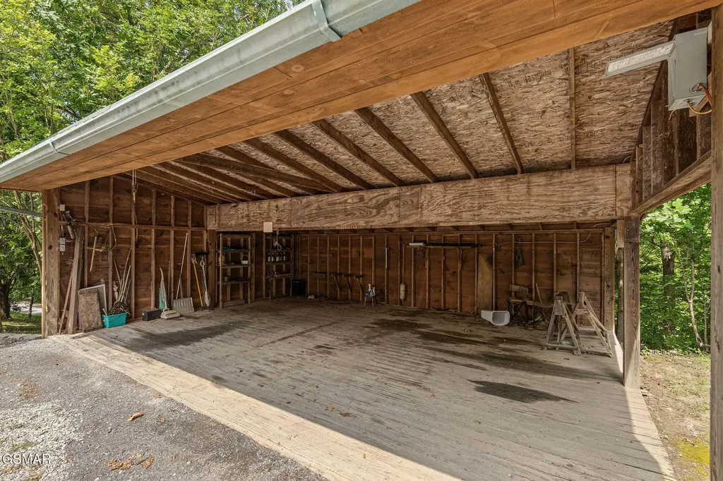 2452 Skyview Way Dandridge TN 37725