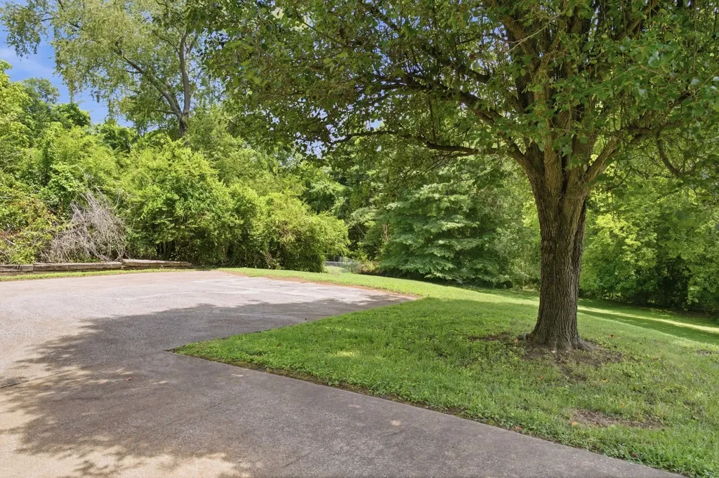 4778 A B Trenton Drive Hermitage TN 37076