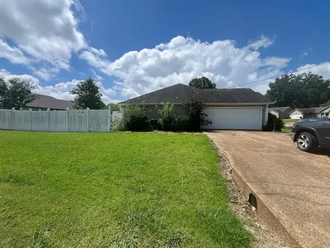 460 Kendyl Cove Henderson TN 38340
