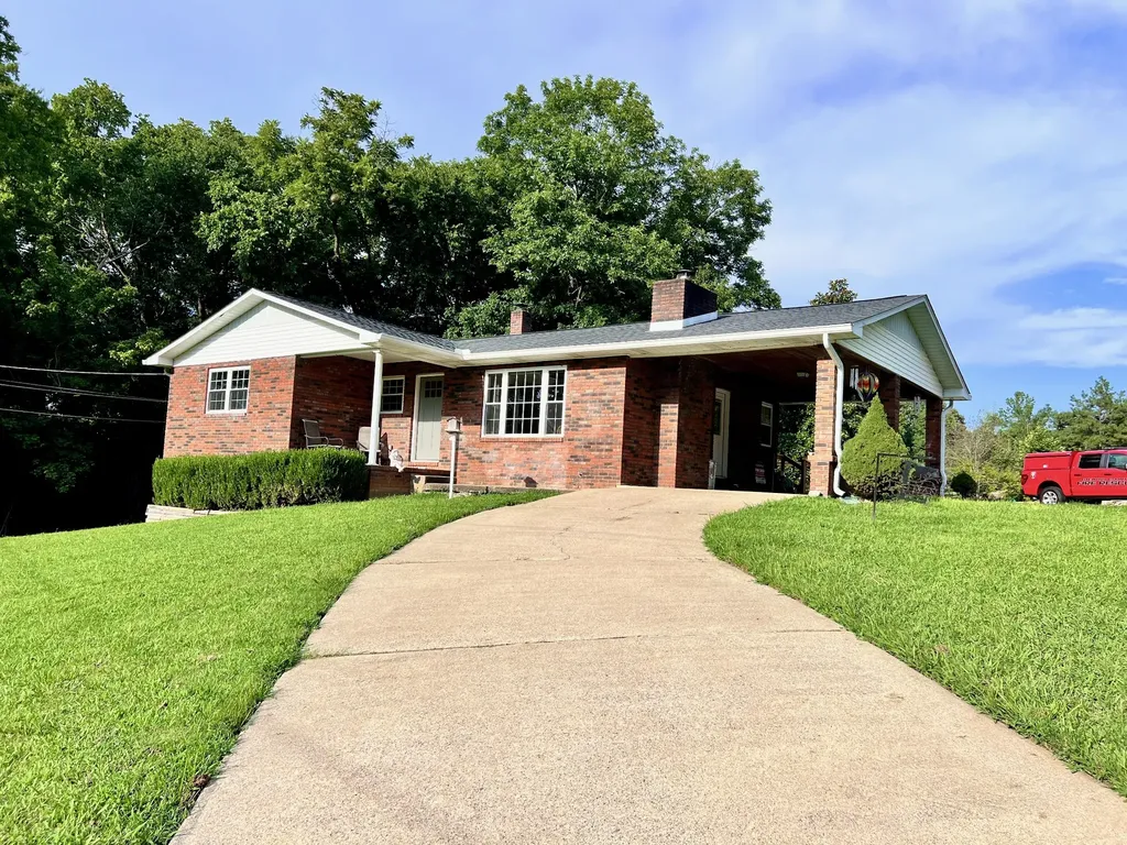 111 Gus Wallace Road Bumpus Mills TN 37028