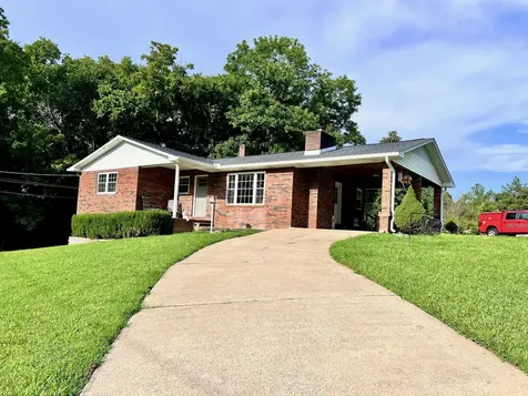 111 Gus Wallace Road Bumpus Mills TN 37028