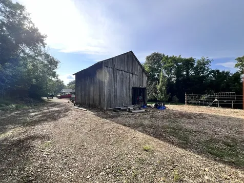 111 Gus Wallace Road Bumpus Mills TN 37028