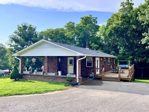 111 Gus Wallace Road Bumpus Mills TN 37028