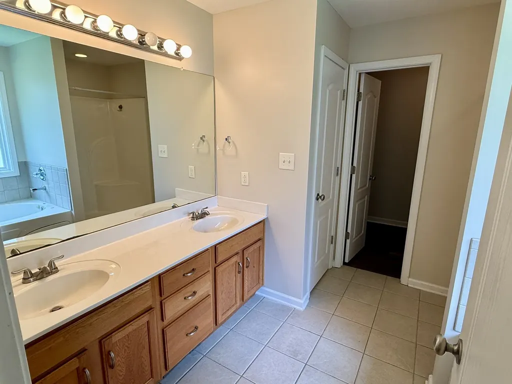3275 Twelve Oaks Boulevard Clarksville TN 37042