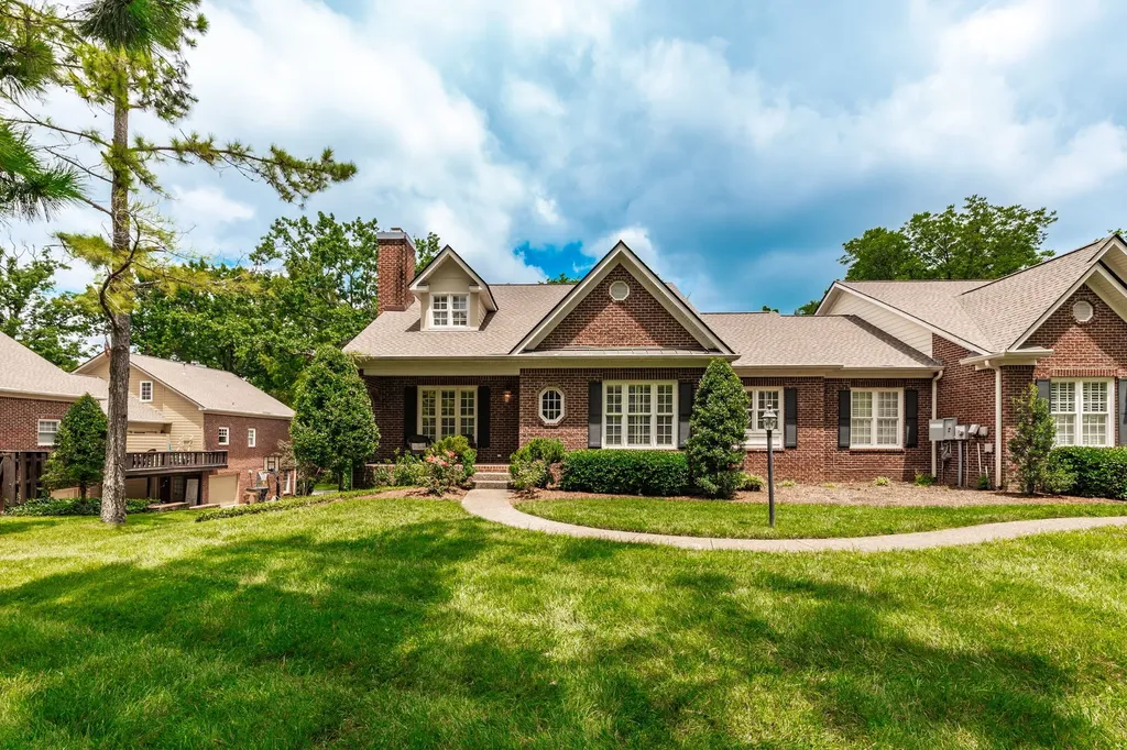 2224 Harding Place Nashville TN 37215