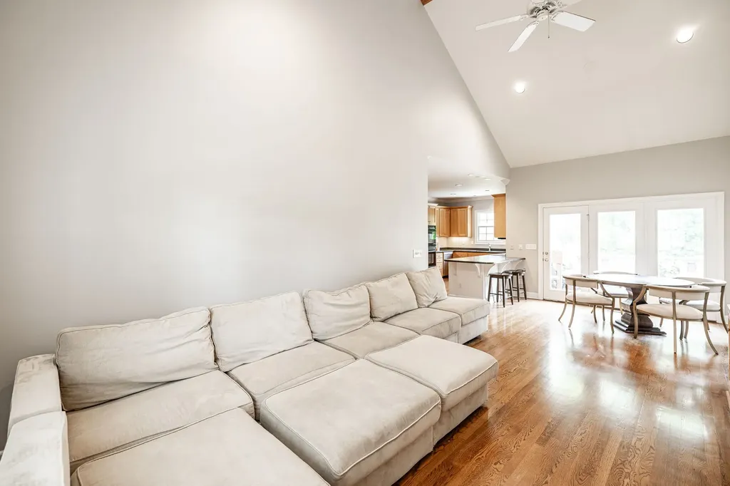 2224 Harding Place Nashville TN 37215