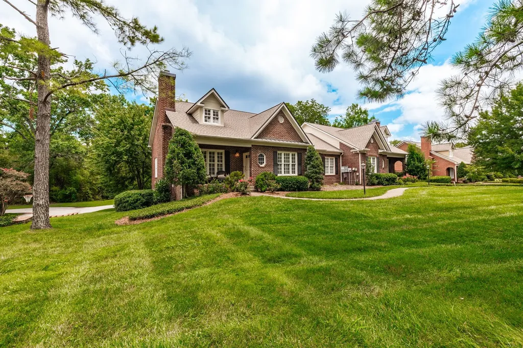 2224 Harding Place Nashville TN 37215