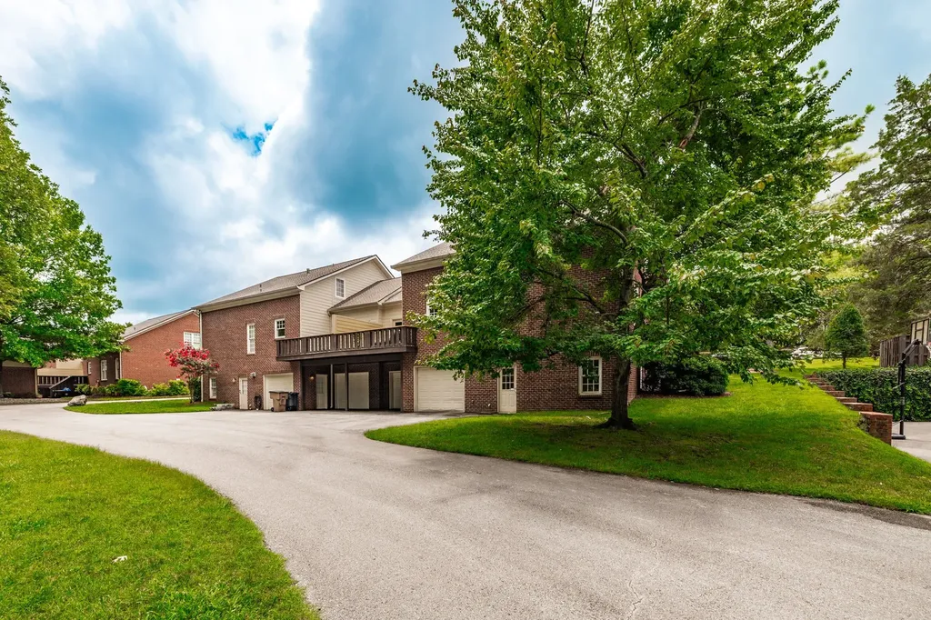 2224 Harding Place Nashville TN 37215
