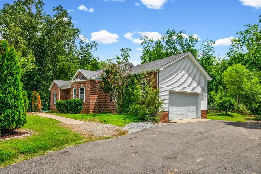 1145 Bagwell Road Clarksville TN 37043