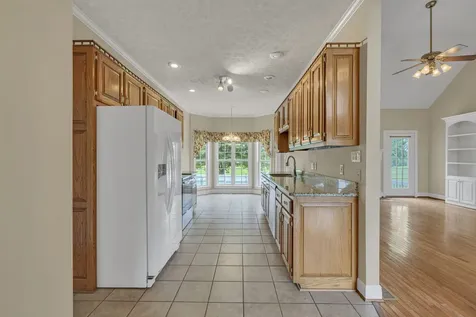 260 Kerr Farms Lane Savannah TN 38372
