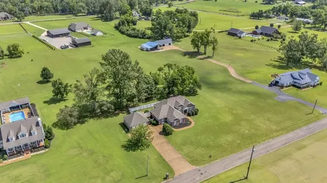 260 Kerr Farms Lane Savannah TN 38372