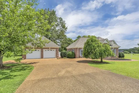 260 Kerr Farms Lane Savannah TN 38372