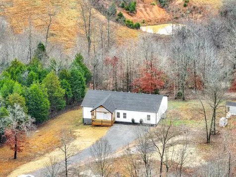 4251 Old Metal Road Palmyra TN 37142