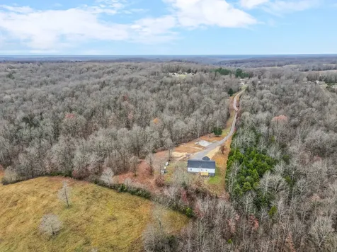4251 Old Metal Road Palmyra TN 37142