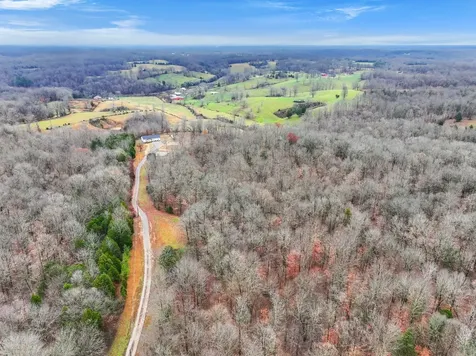 4251 Old Metal Road Palmyra TN 37142