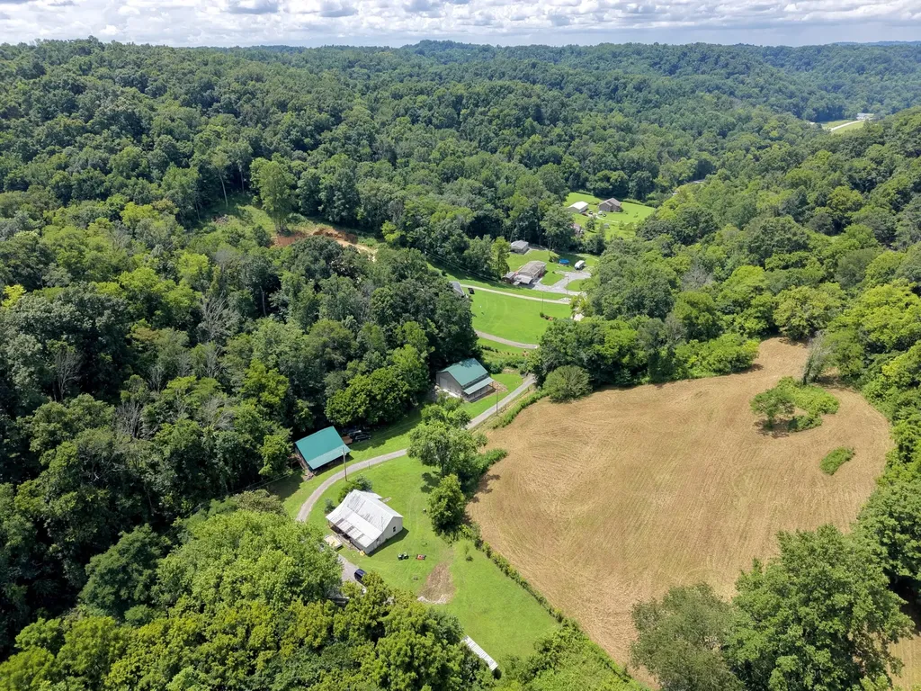 490 Ford Hollow Road Hartsville TN 37074