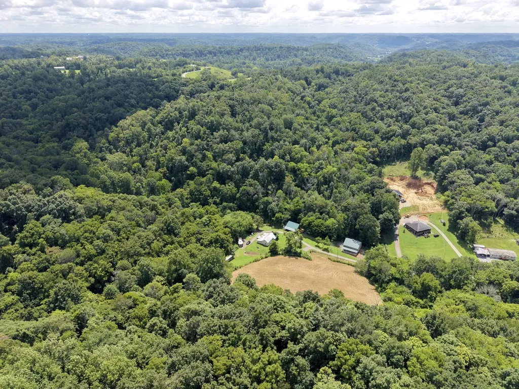 490 Ford Hollow Road Hartsville TN 37074
