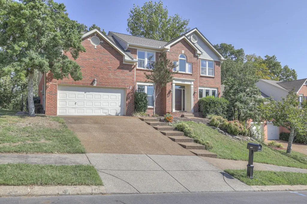 1300 Buckingham Circle Franklin TN 37064