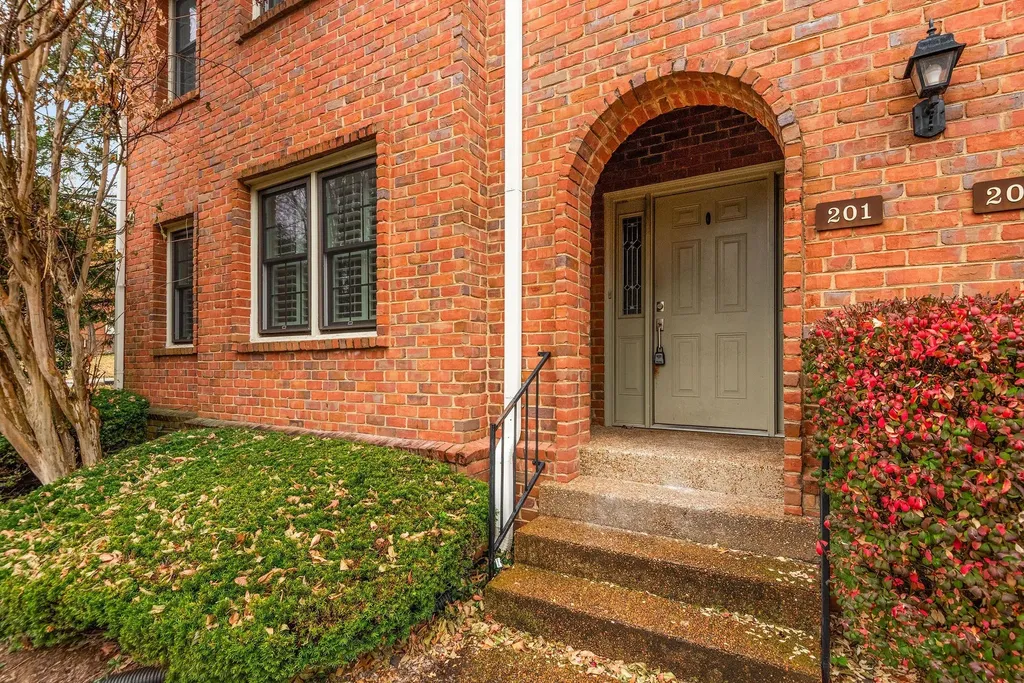 201 Westchase Drive Nashville TN 37205