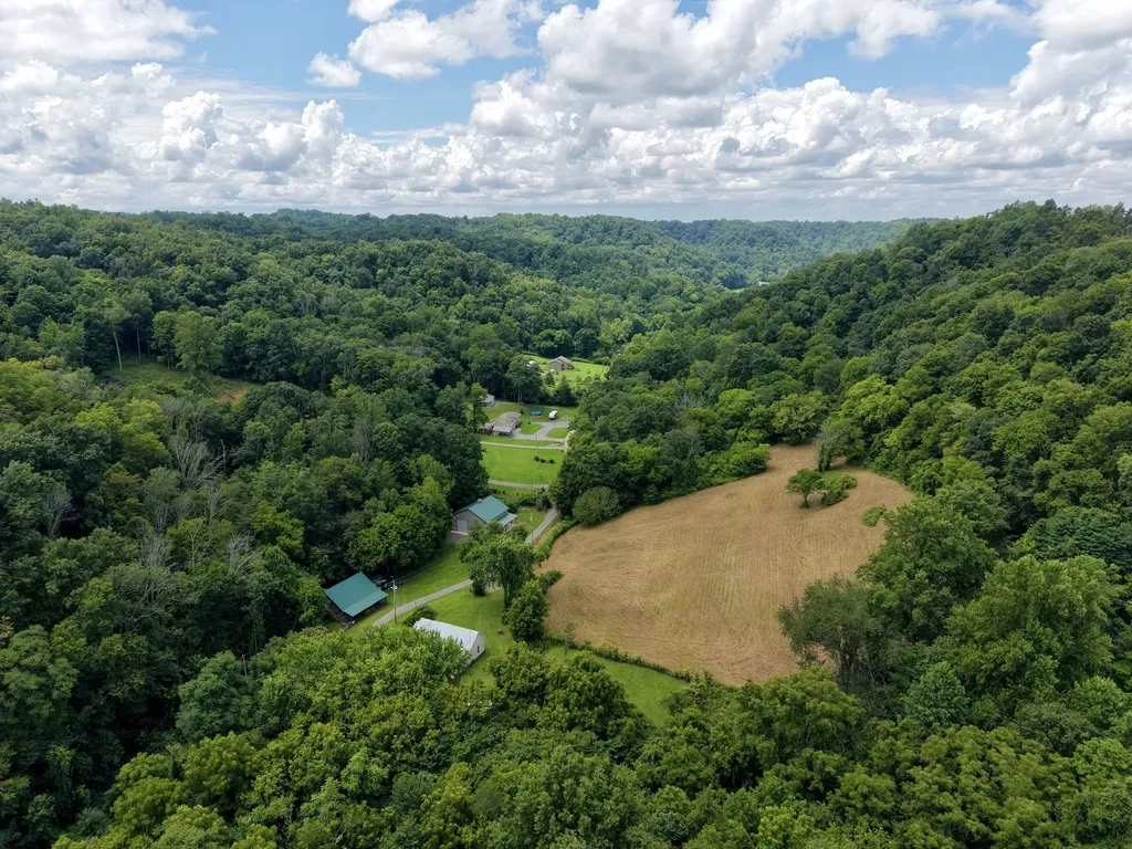 490 Ford Hollow Road Hartsville TN 37074