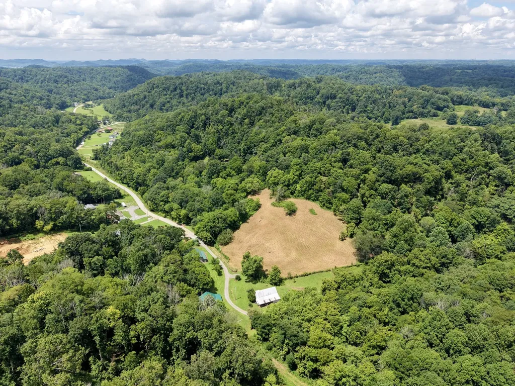 490 Ford Hollow Road Hartsville TN 37074