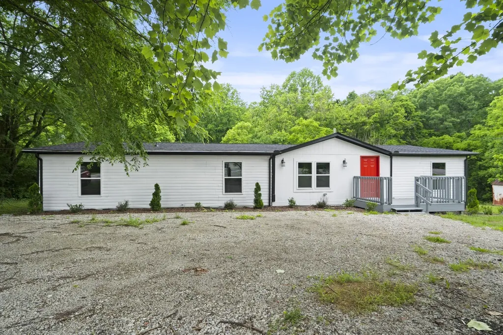 5733 Clarksville Pike Joelton TN 37080