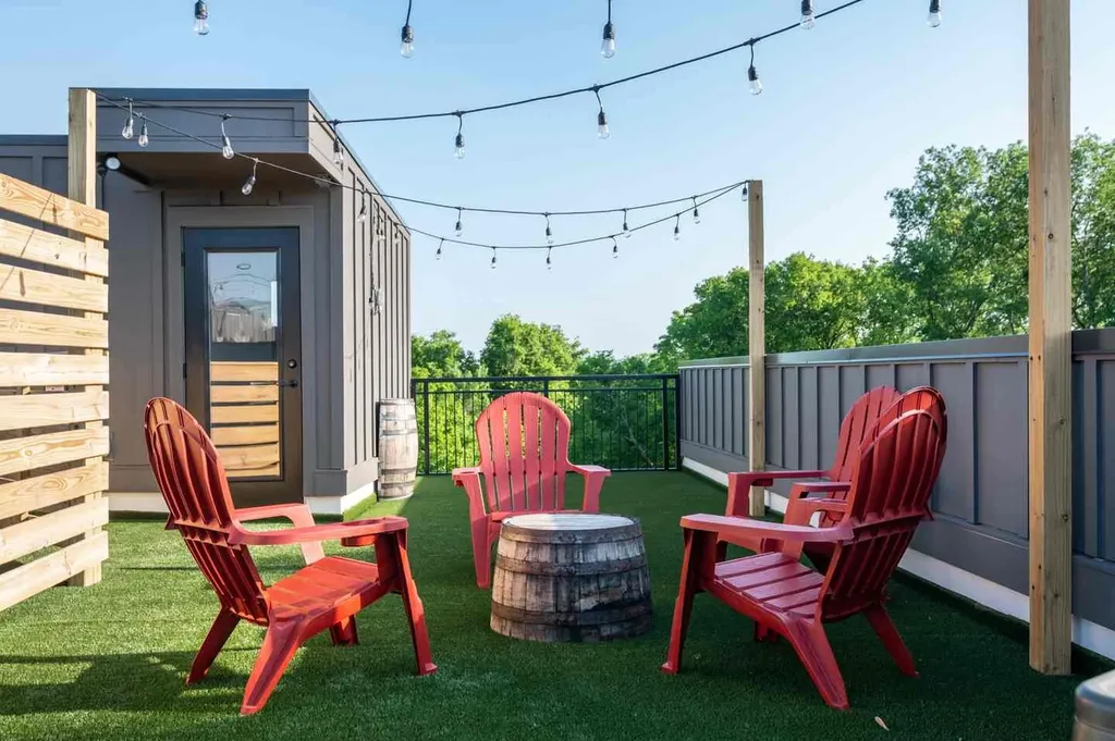 738 Douglas Avenue Nashville TN 37207
