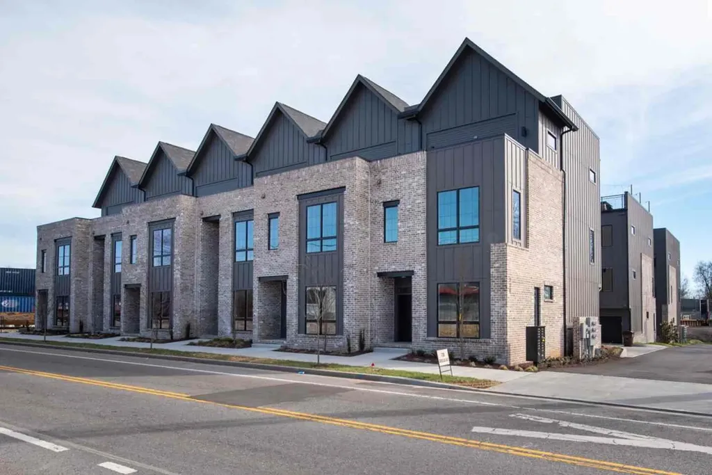 738 Douglas Avenue Nashville TN 37207