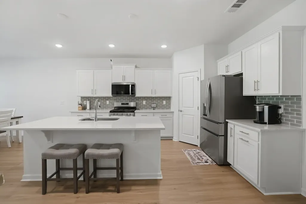 333 Brook Avenue White House TN 37188