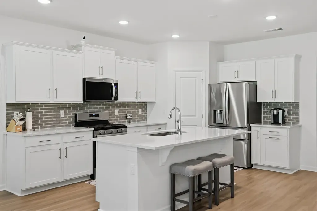 333 Brook Avenue White House TN 37188