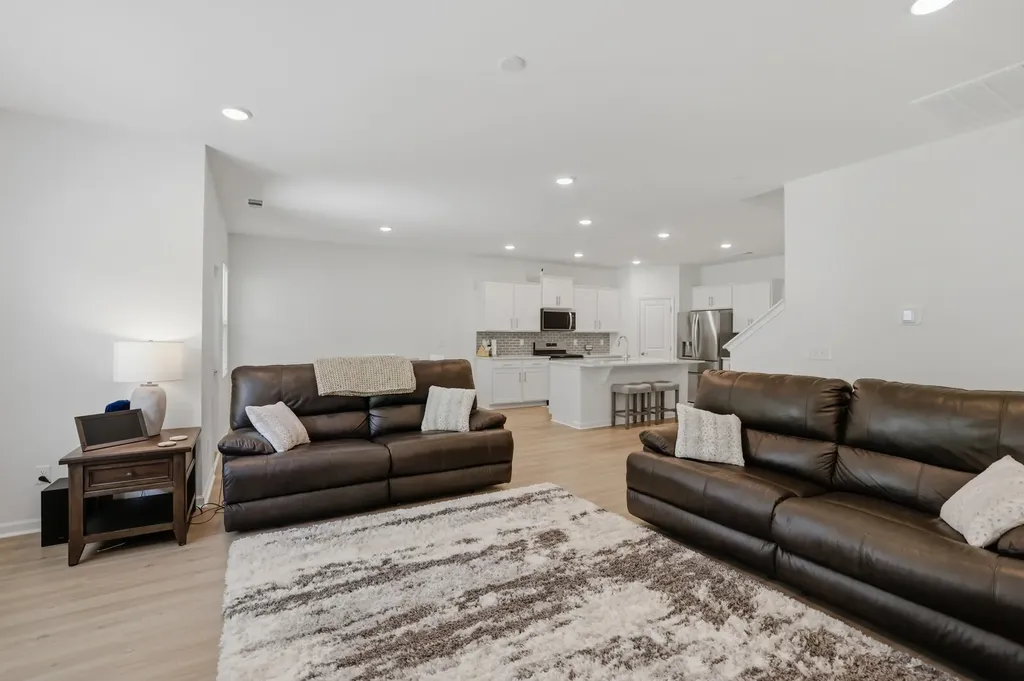 333 Brook Avenue White House TN 37188