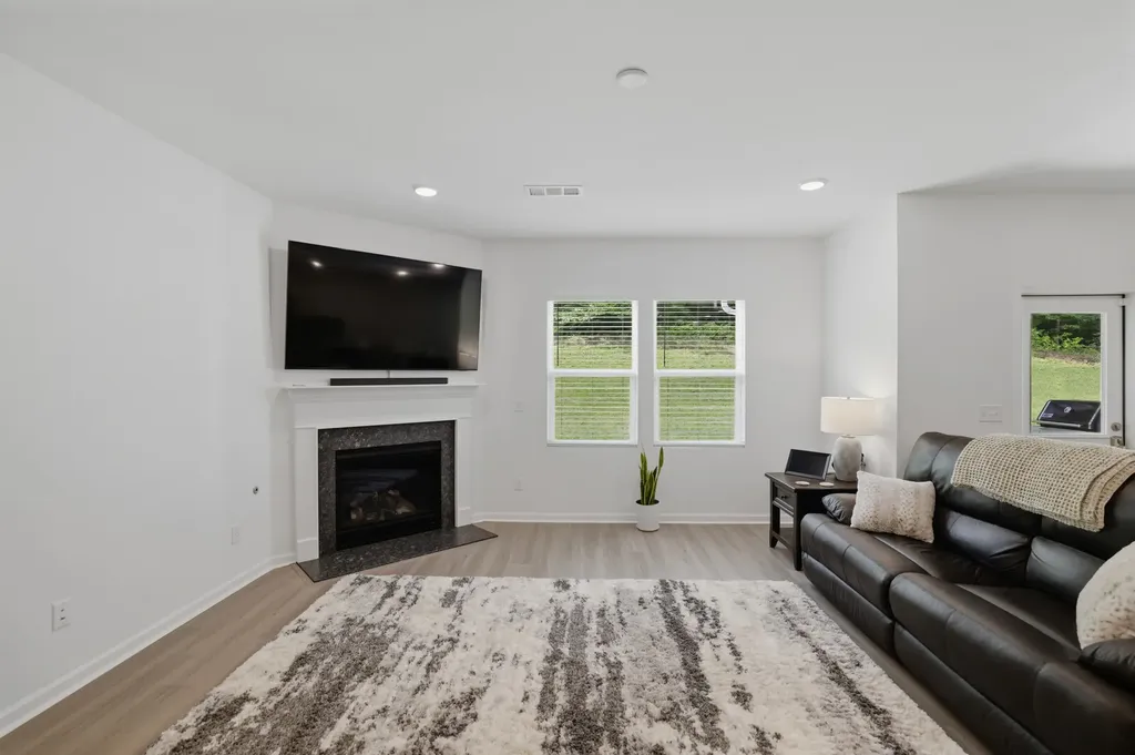 333 Brook Avenue White House TN 37188