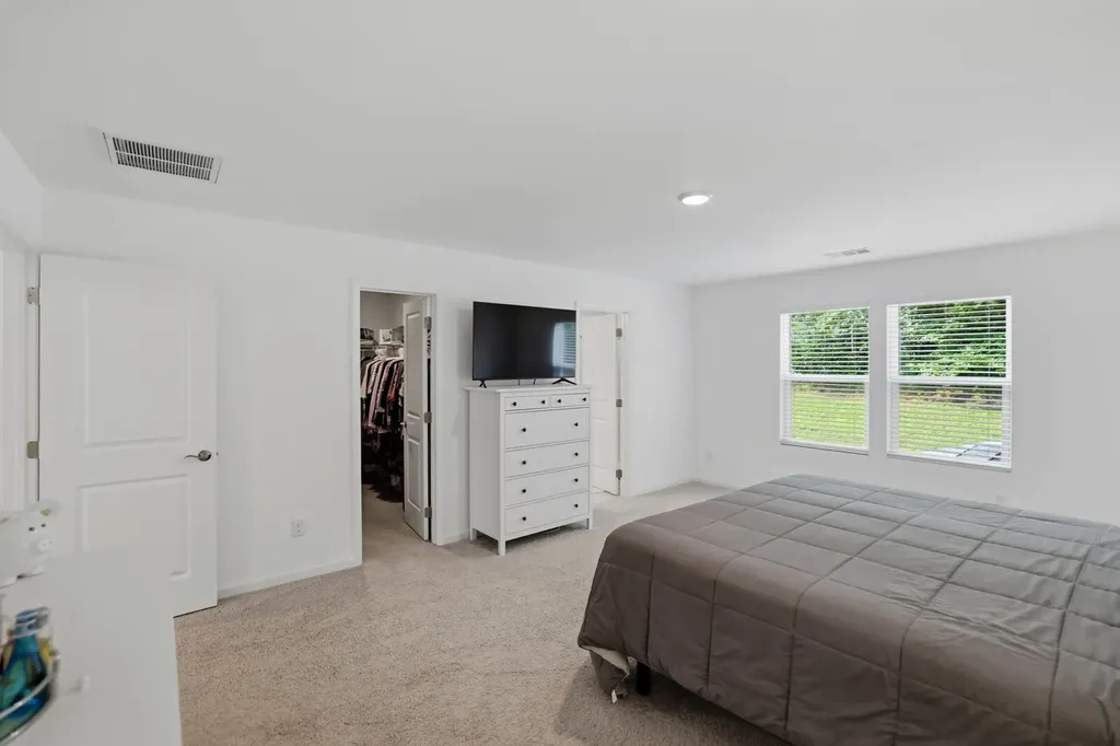 333 Brook Avenue White House TN 37188