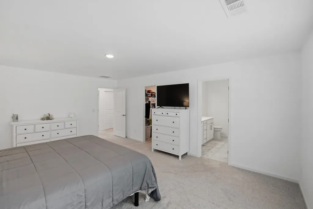 333 Brook Avenue White House TN 37188