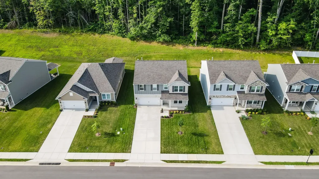 333 Brook Avenue White House TN 37188