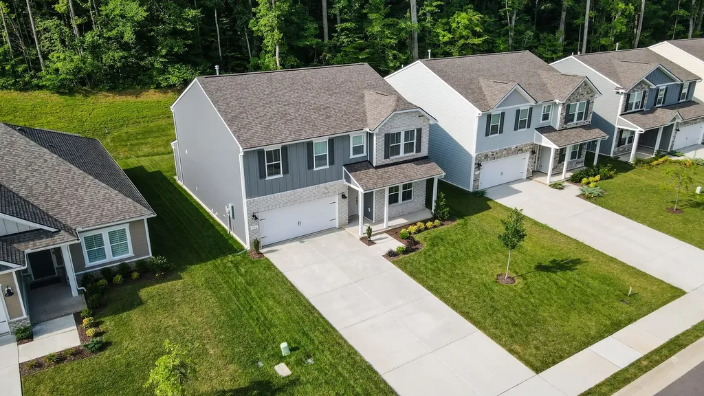 333 Brook Avenue White House TN 37188