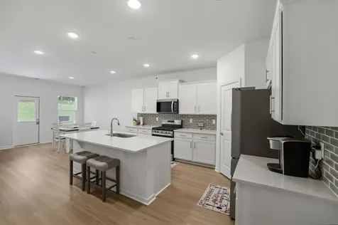 333 Brook Avenue White House TN 37188