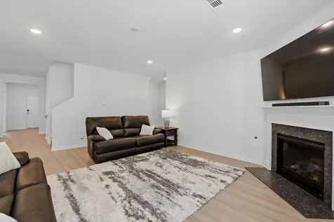 333 Brook Avenue White House TN 37188