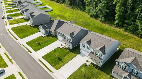 333 Brook Avenue White House TN 37188