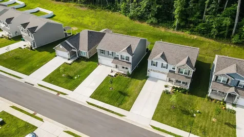 333 Brook Avenue White House TN 37188