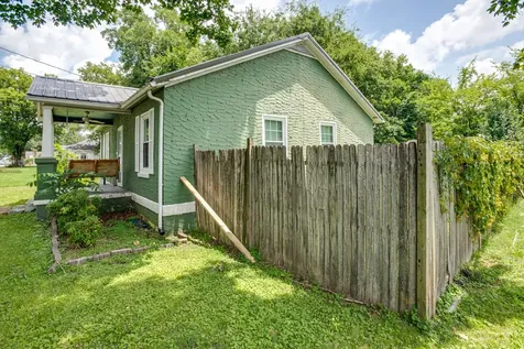 202 N Cherry Street Mount Pleasant TN 38474