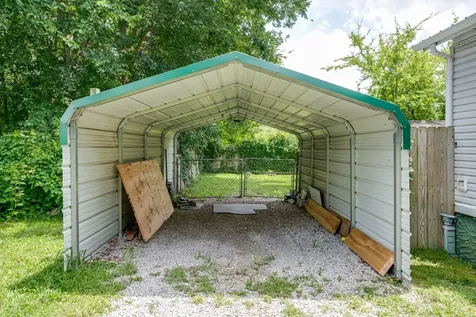202 N Cherry Street Mount Pleasant TN 38474