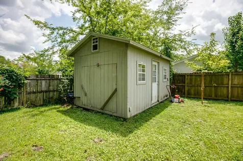 202 N Cherry Street Mount Pleasant TN 38474