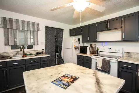 202 N Cherry Street Mount Pleasant TN 38474